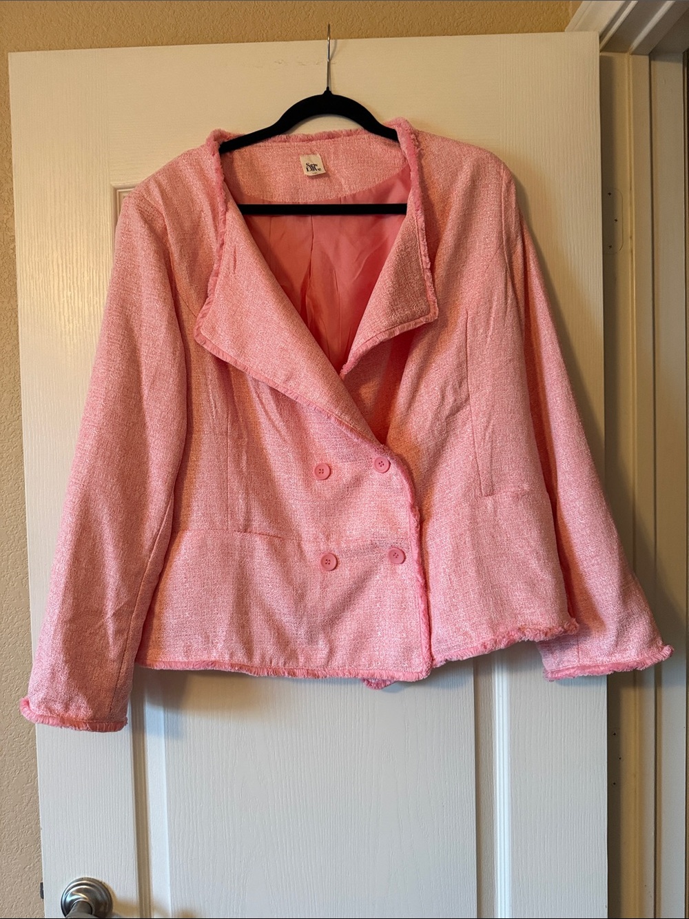 36) Sew In Love 1X Women's Pink Bouclรฉ Double-Breasted Jacket